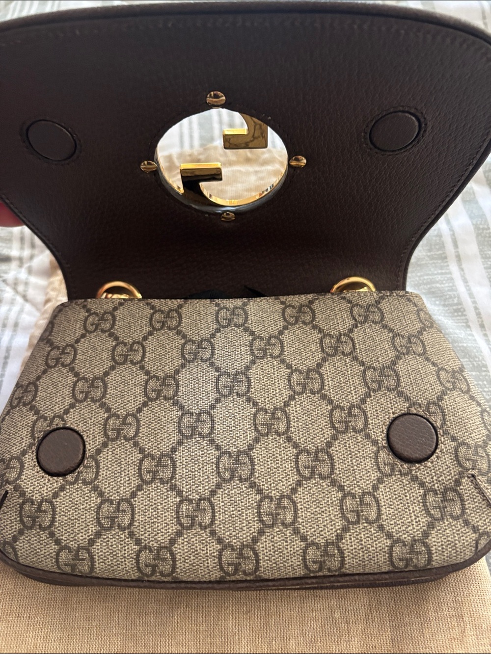 Gucci Brown GG Canvas Shoulder Bag with Gold Heart Logo and Chain Handle - Picture 2 of 13